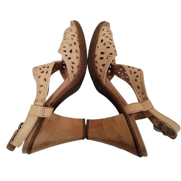 Naya Light-tan Sandals with a Block Heel 10M - Picture 5 of 7